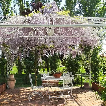 Millefiori La Corte Delle Rose Agroturismo Rovigo